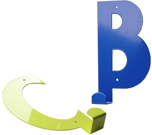 percheros pared individual letras iniciales B C color personalizado azul verde barato económico original bonito